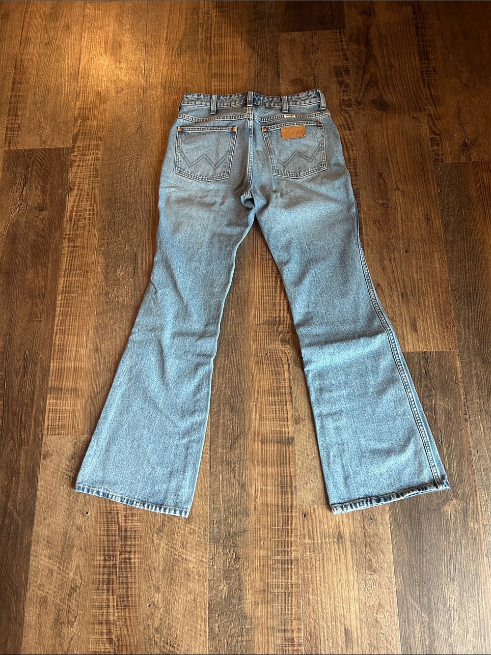 Wrangler wide leg bootcut jeans. - Picture 3 of 5